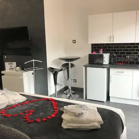 Love & Apartman