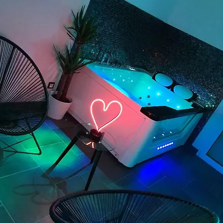 Love & Apartman